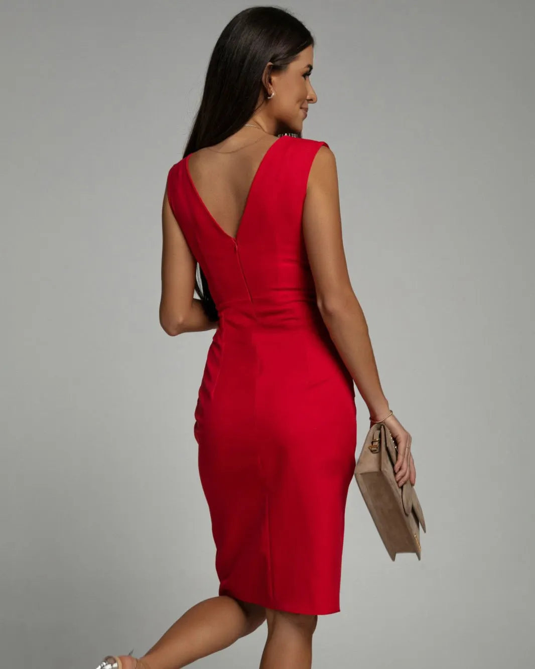 Arielle - figurformendes Kleid mit V-Ausschnitt und Schlitz