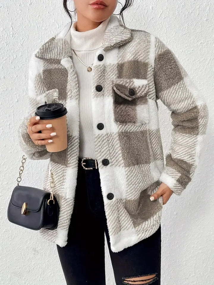 Emelisse - Kuschelige karierte Hemdjacke mit Knopfleiste