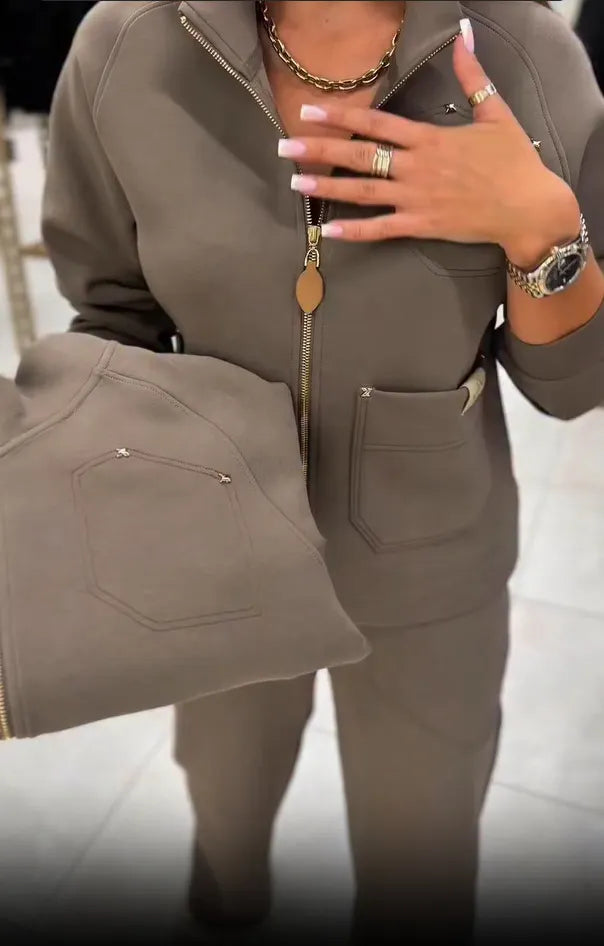 Floranique - Set mit weicher Haptik: kurz geschnittene Jacke mit Reissverschluss und weite Hose