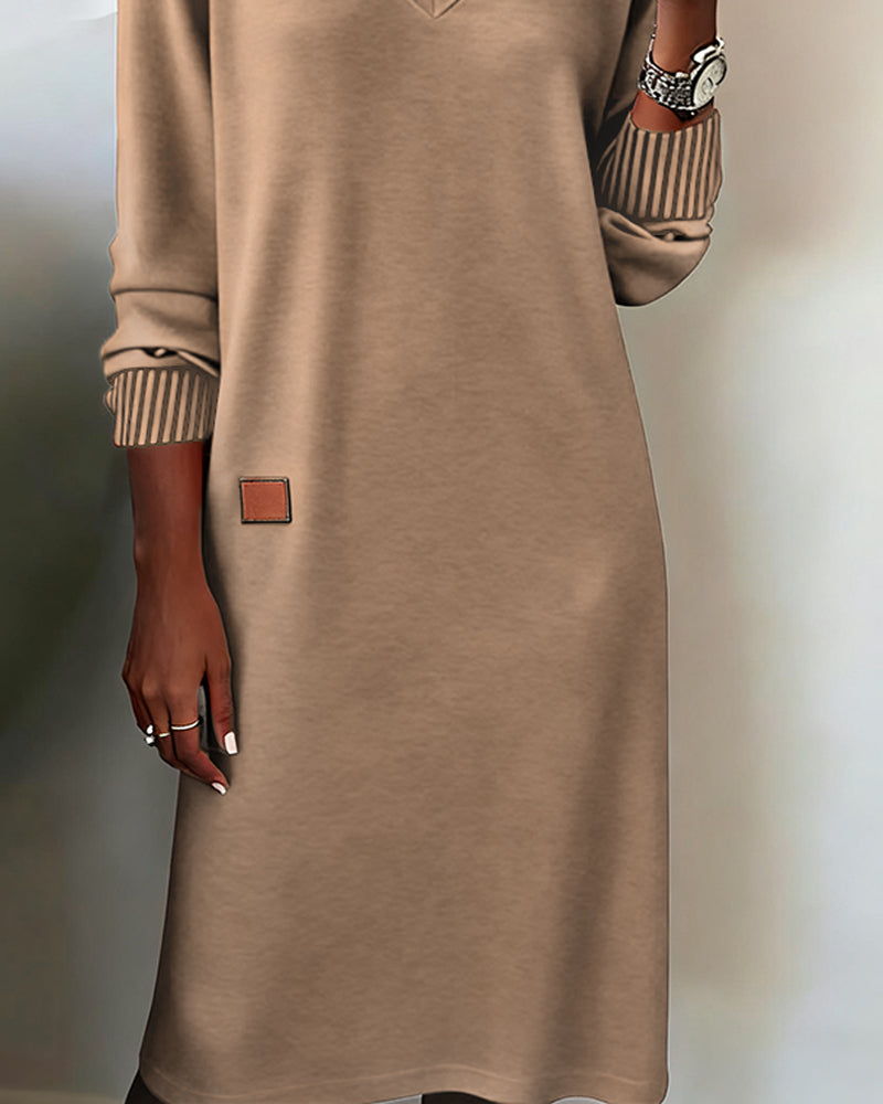 Galenique - Locker geschnittenes Strickkleid mit V-Ausschnitt