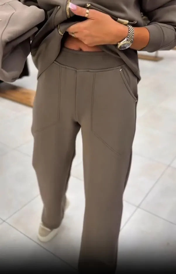 Floranique - Set mit weicher Haptik: kurz geschnittene Jacke mit Reissverschluss und weite Hose