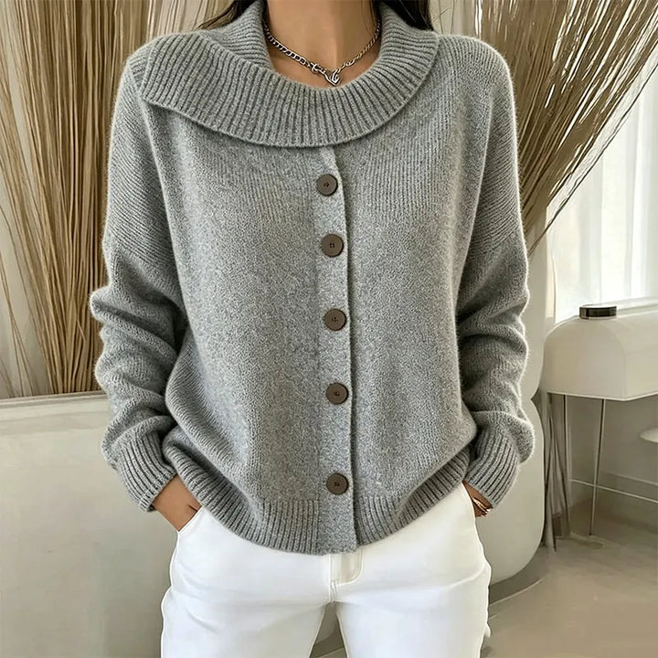 Elowette - Strickjacke mit breitem Kragen und Knöpfen