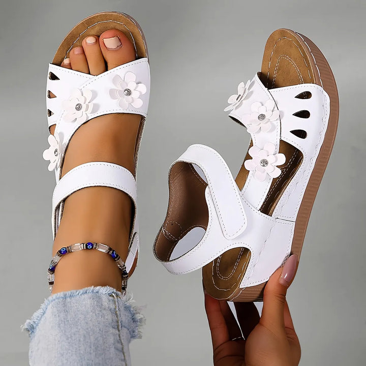 Fiorelia - Florale Komfort-Keilsandalen