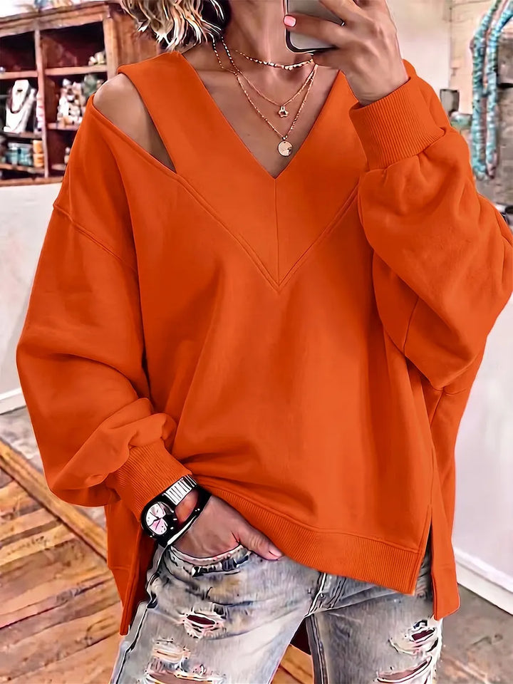 Aurelia - Soft-Touch-Sweatshirt mit Cut-out am V-Ausschnitt