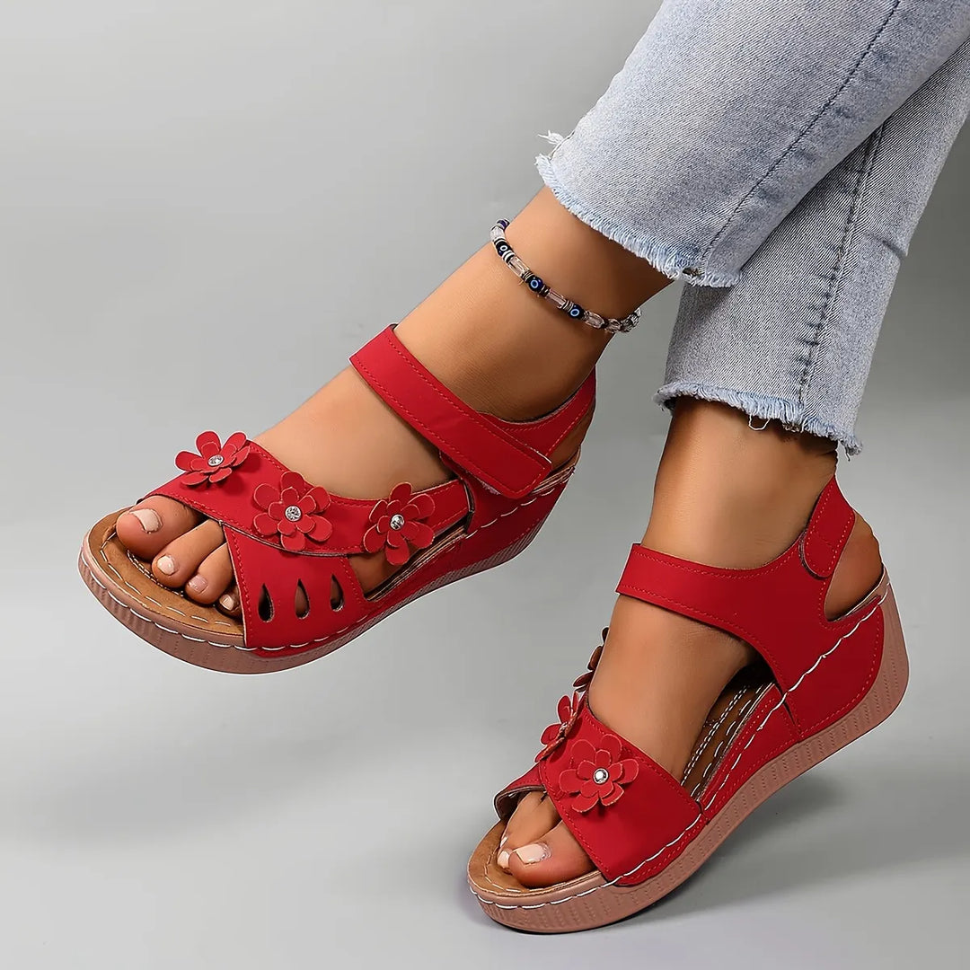 Fiorelia - Florale Komfort-Keilsandalen