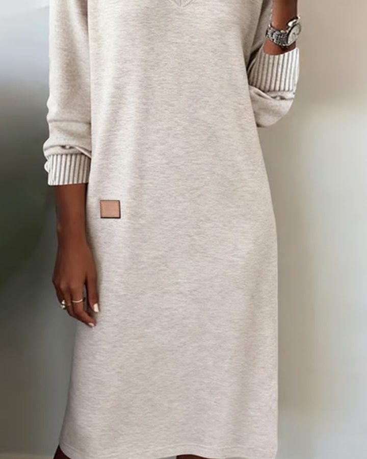 Galenique - Locker geschnittenes Strickkleid mit V-Ausschnitt