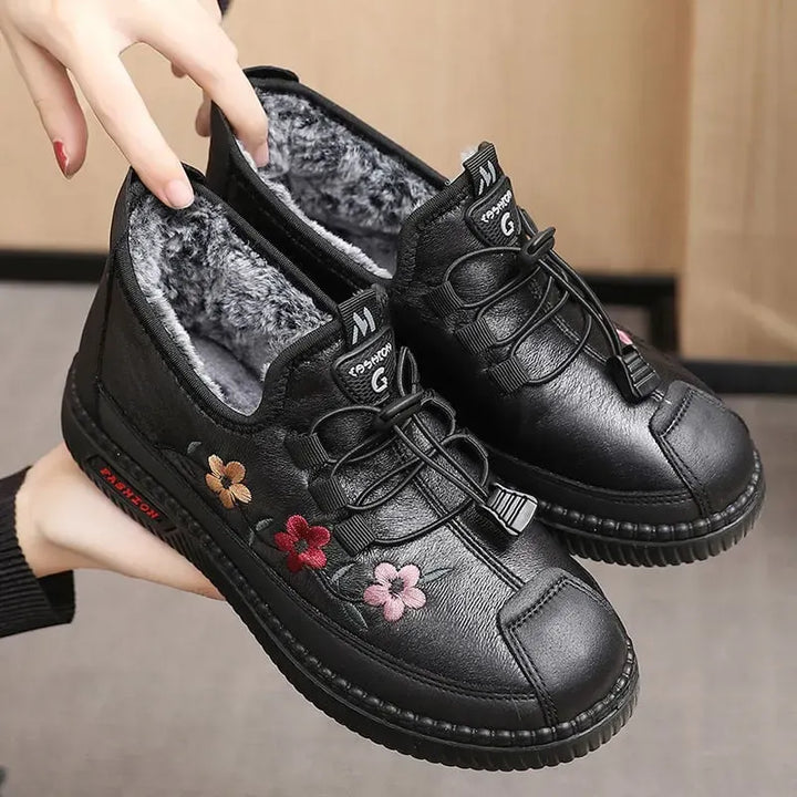 Verisse - Floral bestickte Komfort-Stiefeletten