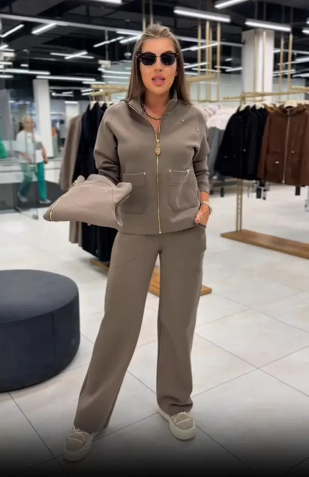Floranique - Set mit weicher Haptik: kurz geschnittene Jacke mit Reissverschluss und weite Hose