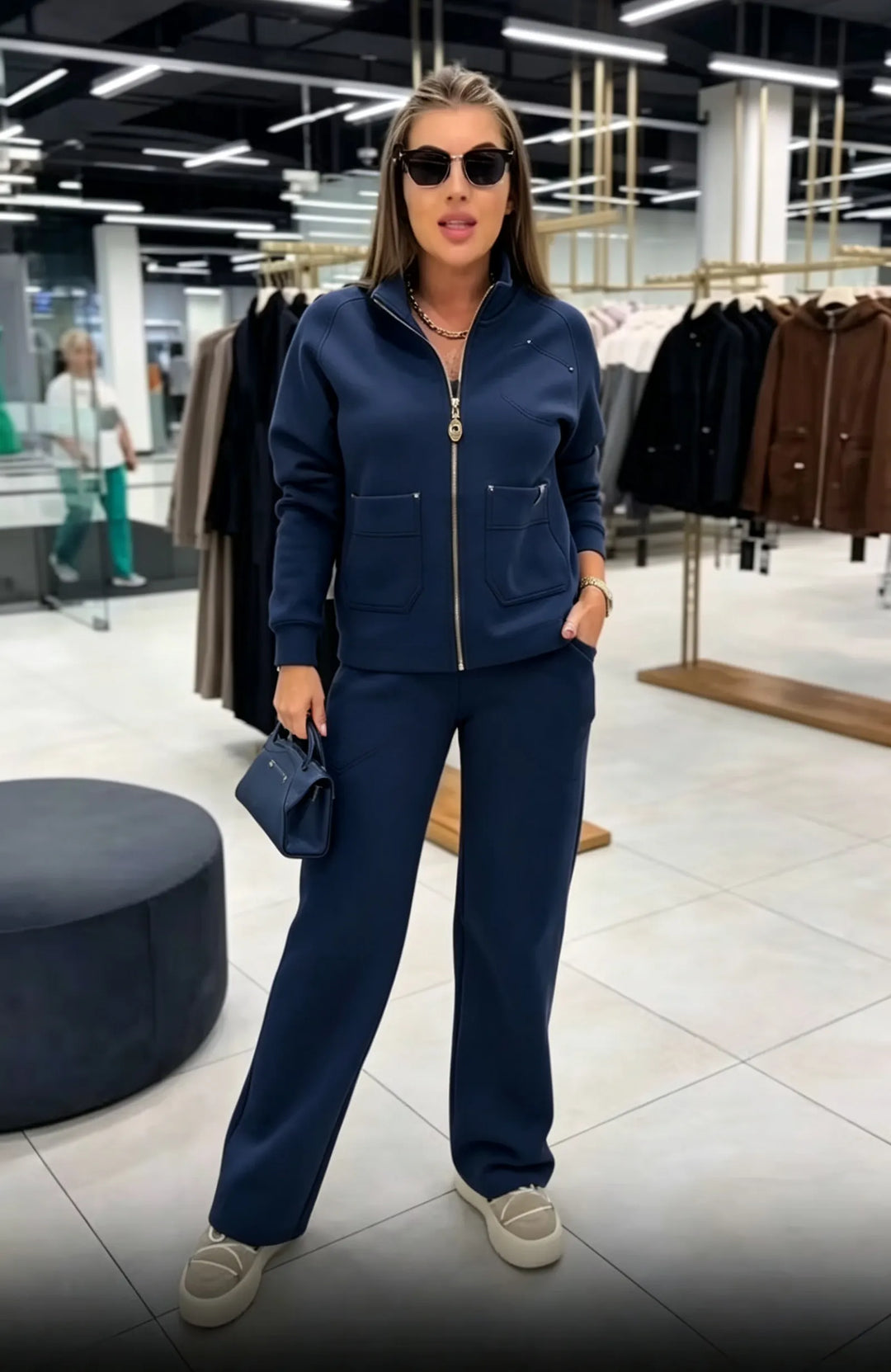 Floranique - Set mit weicher Haptik: kurz geschnittene Jacke mit Reissverschluss und weite Hose