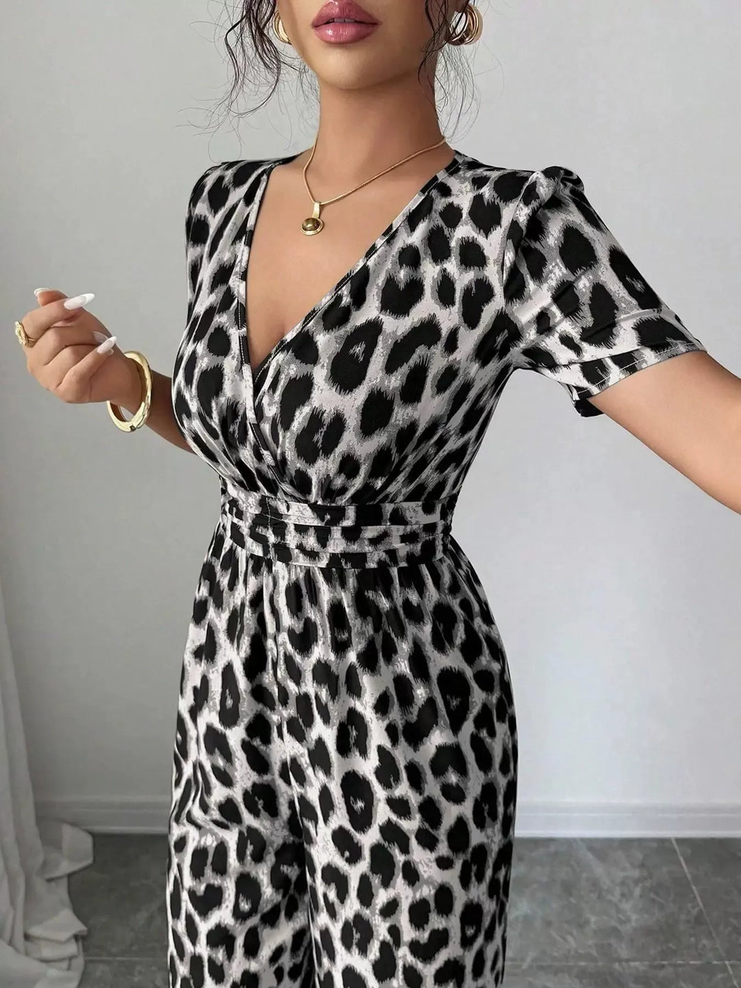 Eveliora - Eleganter Jumpsuit mit Tierdruck