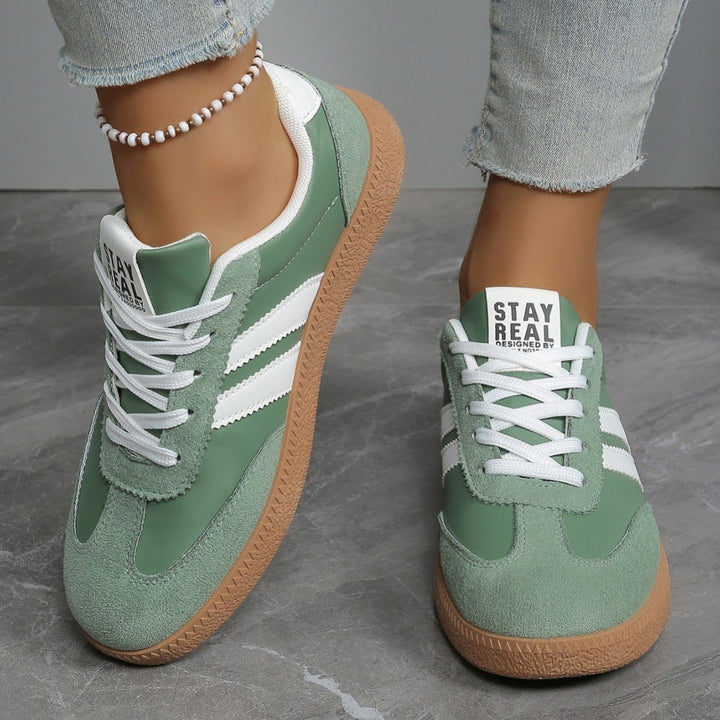 Calanthe - Leichte Sneaker mit flacher Silhouette