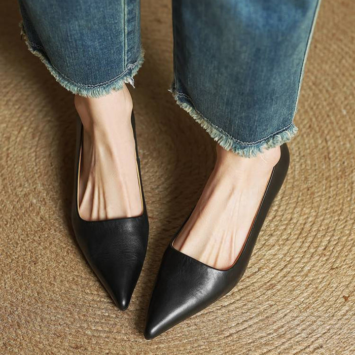Serelina - Elegante spitz zulaufende Kitten-Heel-Pumps