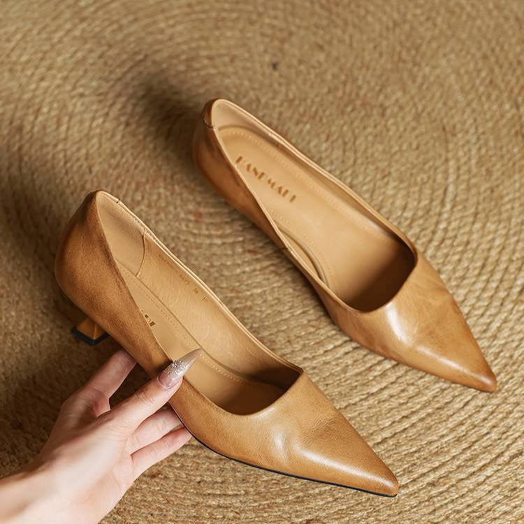 Serelina - Elegante spitz zulaufende Kitten-Heel-Pumps