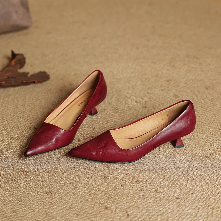 Serelina - Elegante spitz zulaufende Kitten-Heel-Pumps