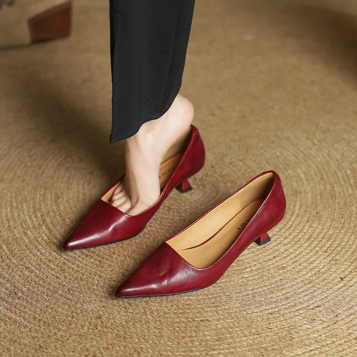 Serelina - Elegante spitz zulaufende Kitten-Heel-Pumps