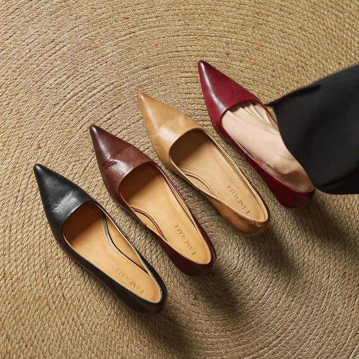 Serelina - Elegante spitz zulaufende Kitten-Heel-Pumps
