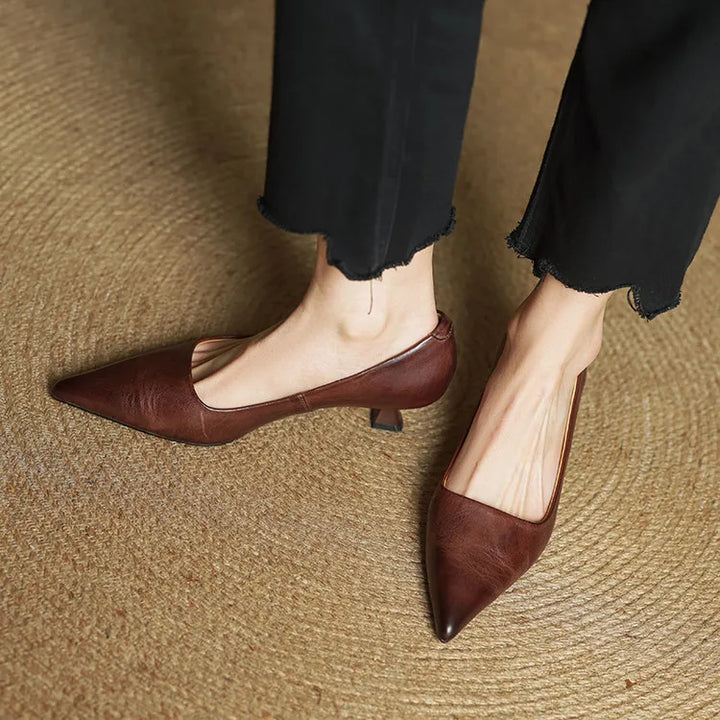 Serelina - Elegante spitz zulaufende Kitten-Heel-Pumps