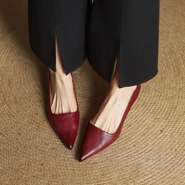 Serelina - Elegante spitz zulaufende Kitten-Heel-Pumps
