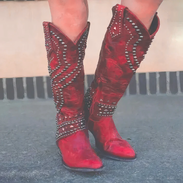 Sylverelle - Nietenbesetzte Westernstiefel im Vintage-Stil