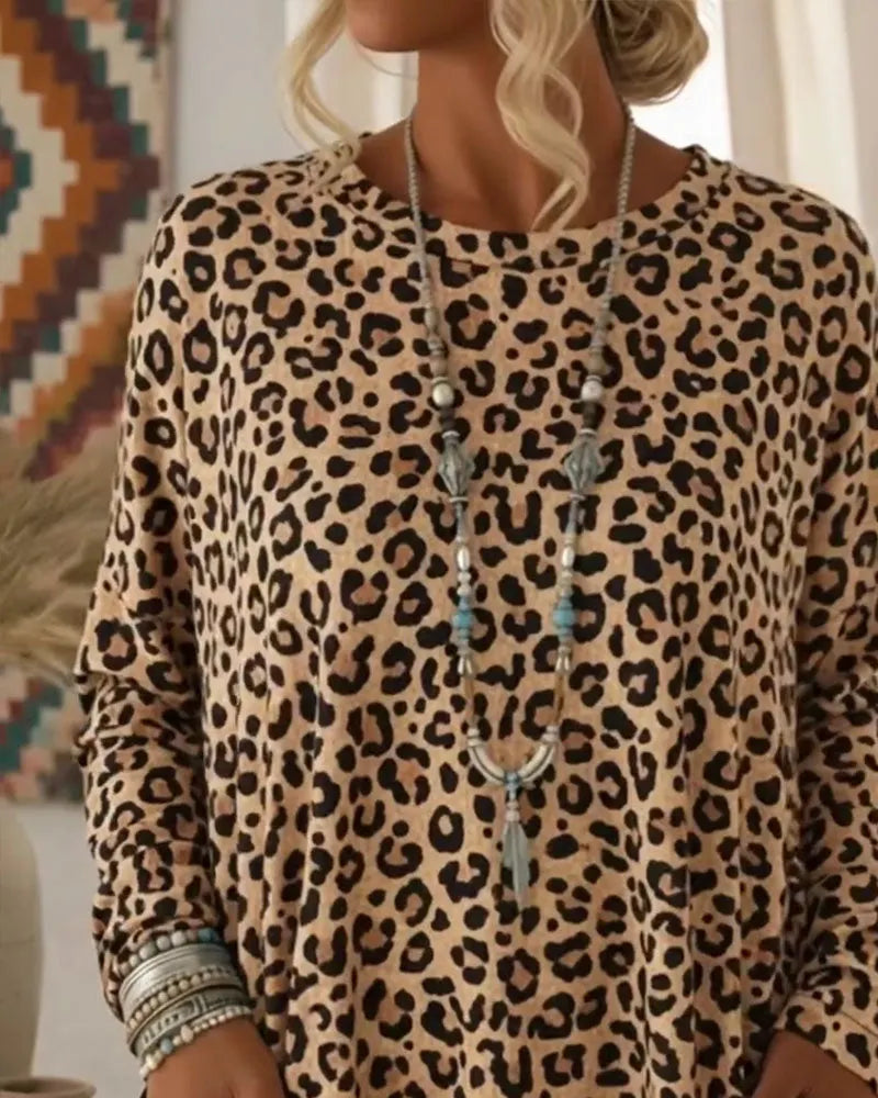 Calivelle - Langarmshirt mit Soft-Touch und Leo-Print