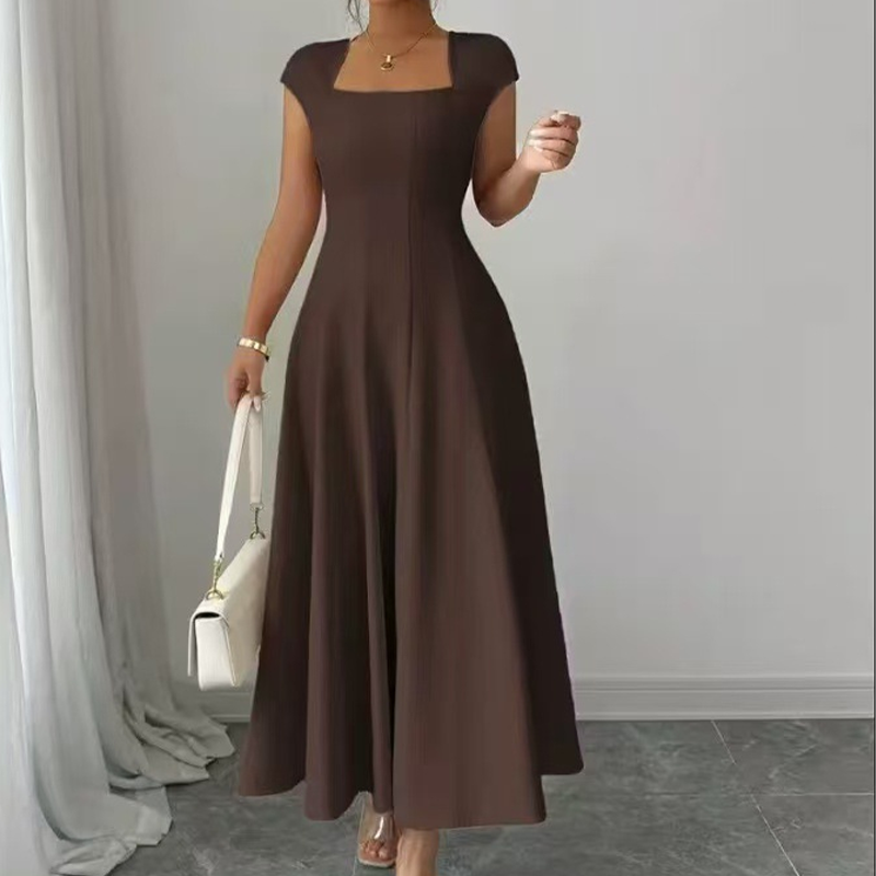 Ysolenne - Midikleid mit zartem V-Ausschnitt