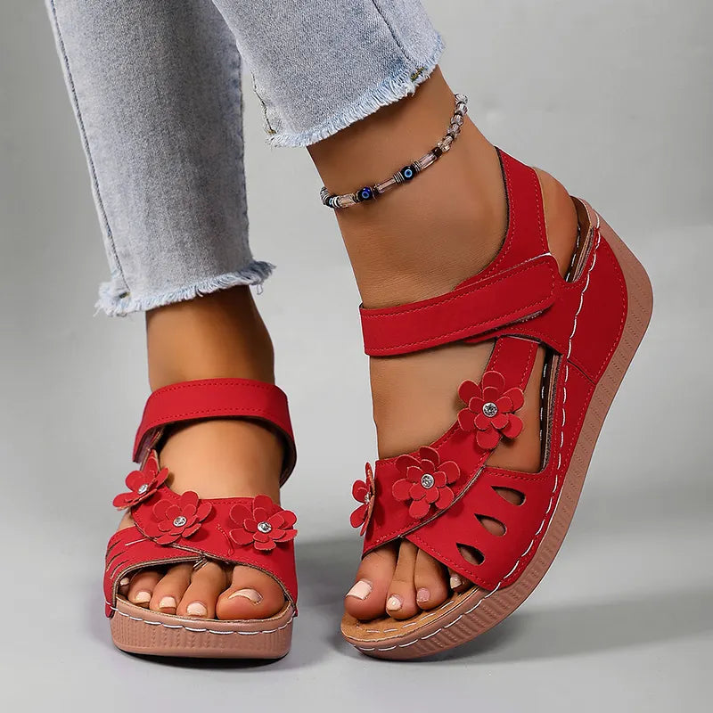 Fiorelia - Florale Komfort-Keilsandalen