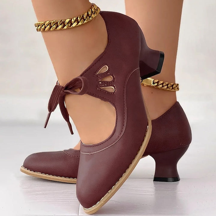 Veralyn - Vintage Kitten-Heels zum Schnüren