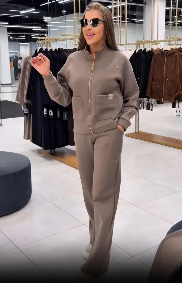 Floranique - Set mit weicher Haptik: kurz geschnittene Jacke mit Reissverschluss und weite Hose