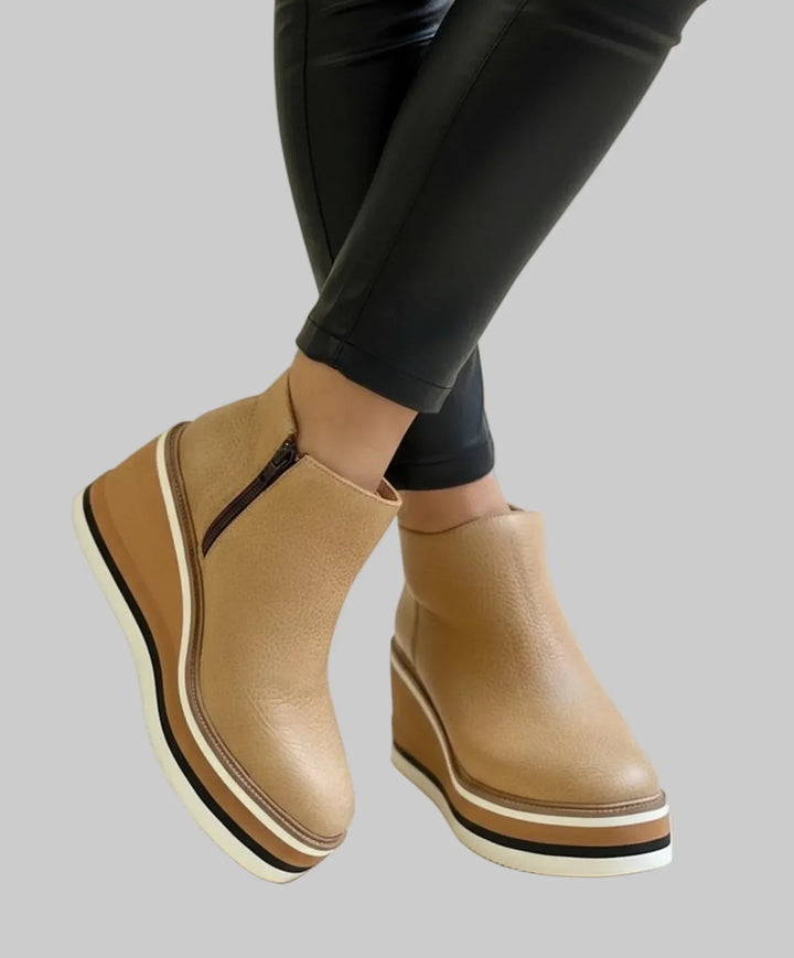 Fayloria - Komfort-Fit Keilstiefeletten