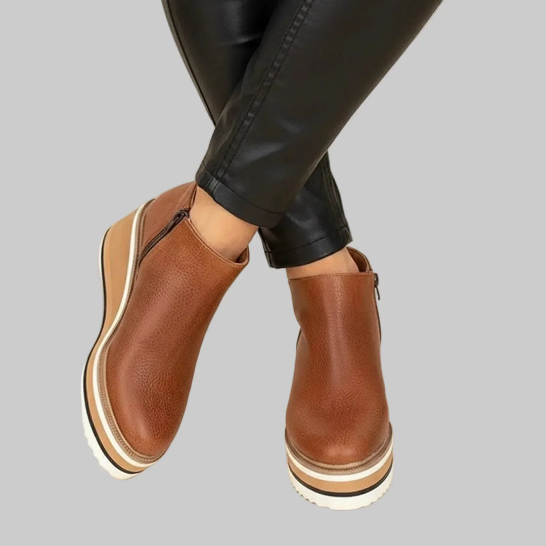 Fayloria - Komfort-Fit Keilstiefeletten