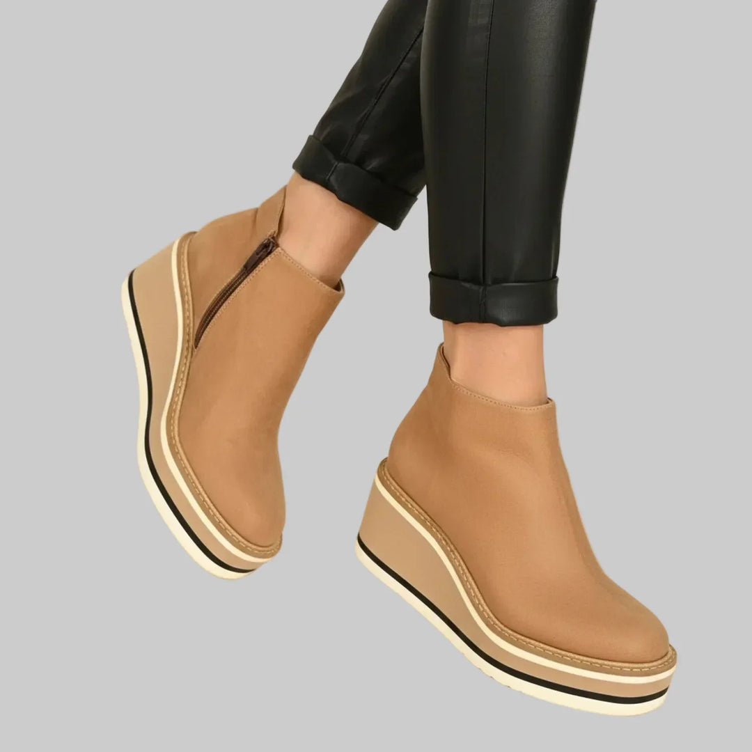 Fayloria - Komfort-Fit Keilstiefeletten
