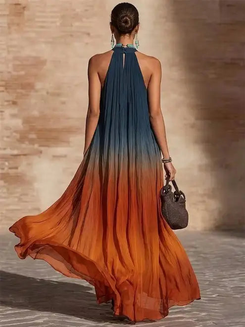 Calissa - Maxikleid mit Neckholder-Ausschnitt in Soft-Touch